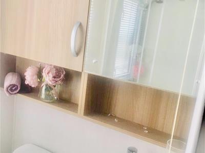 EN SUITE BATHROOM